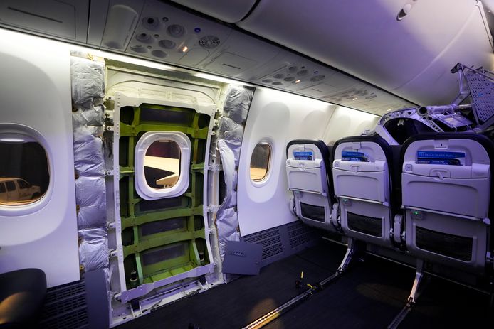 Archiefbeeld. Het deurpaneel van een Boeing 737 Max 9-vliegtuig is klaar voor inspectie (10/01/24)