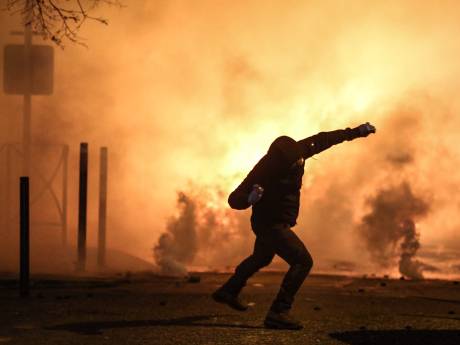 Zware rellen op Corsica om aangevallen separatist: 67 gewonden, van wie 44 agenten