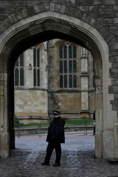 Un homme armé arrêté au château de Windsor, où la reine fêtait Noël
