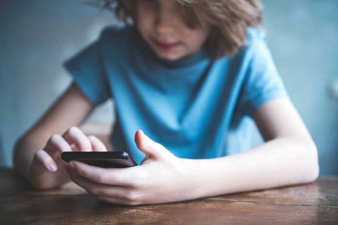 À quel âge donner un smartphone à son enfant ?