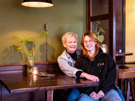 Moeder Suzanne en dochter Zoë zeggen alles tegen elkaar, ook in meest zware tijd: ‘Nooit vond ze iets gek’