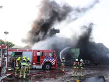 Grote brand bij recyclingbedrijf in Brakel, omgeving heeft nog hele dag last van stank