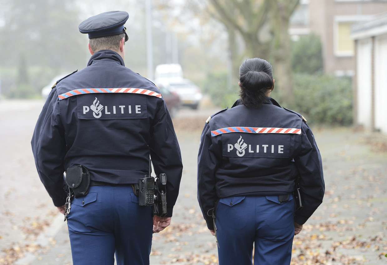 Manier Ontwaken bus Nieuwe politie-outfit is één brok verlangen naar simpeler tijden'