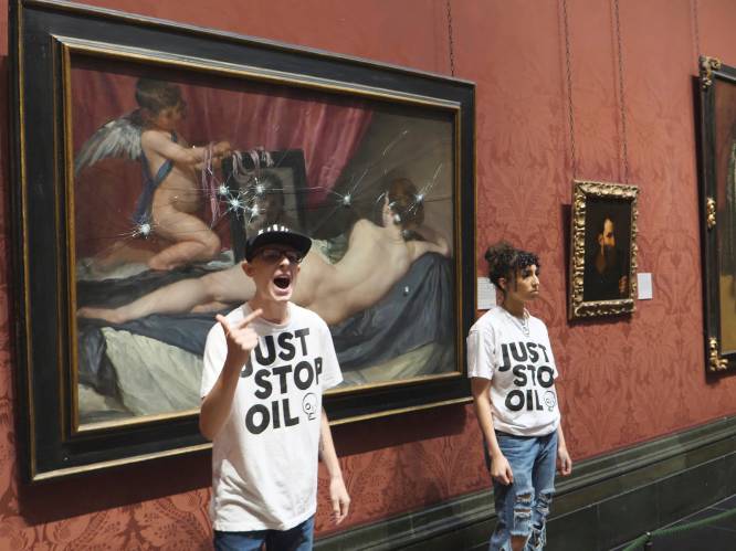 KIJK. Klimaatbetogers slaan glasplaat kapot van kunstwerk van Velázquez in Londen