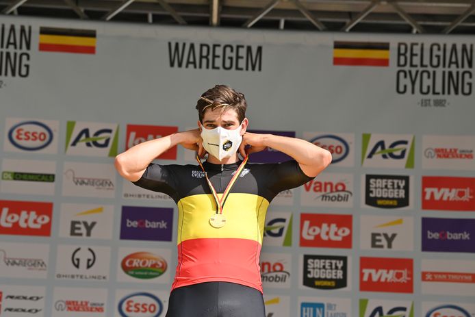 Wout Van Aert Wint Belgische Titel Voor Overleden Vriend 26 Ik Heb Veel Aan Hem Gedacht Tour De France Ad Nl