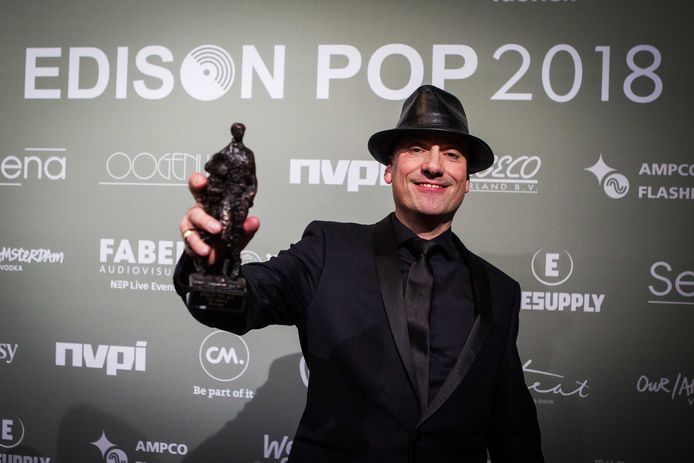 Tekstschrijver en rapper Extince (Peter Kops) wint de Edison Oeuvreprijs. ANP KIPPA PAUL BERGEN