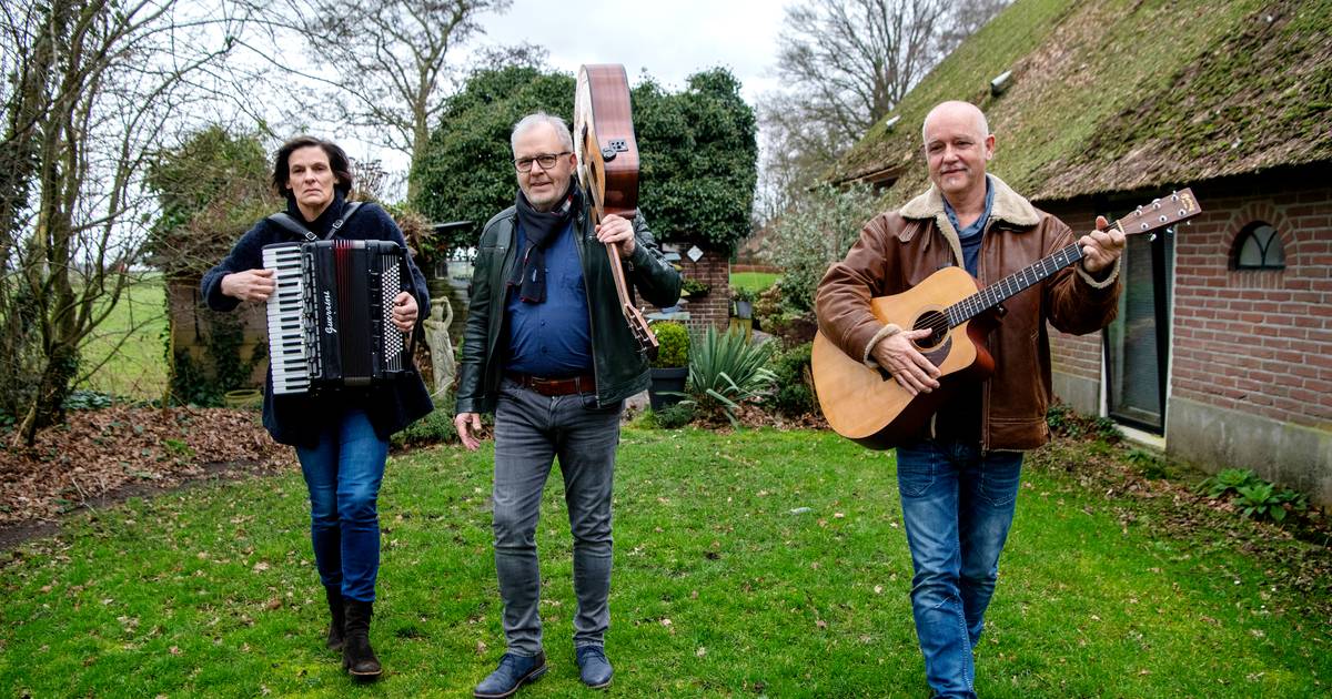 Tien huishoudens in Balkbrug en Vinkenbuurt zetten poort open voor Muziek in de Tuin