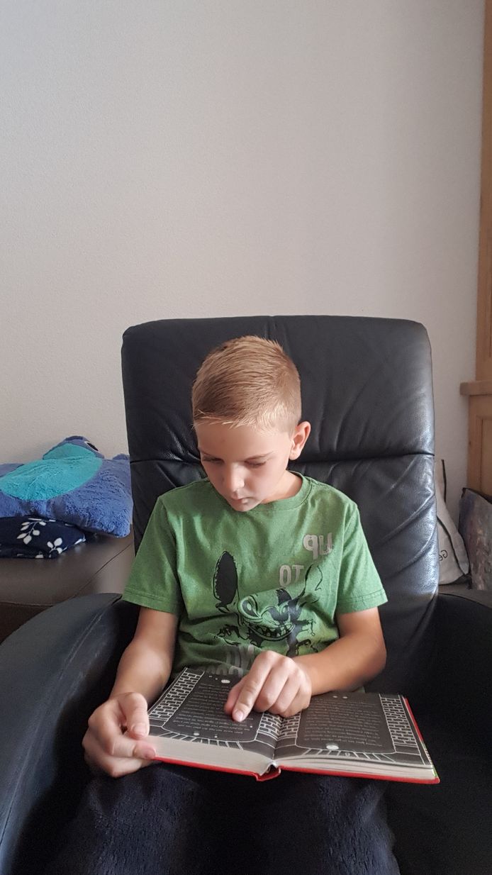 Danny Stabel aan het lezen