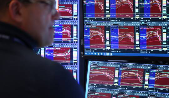 De generatie die niet panikeert bij rode beurskoersen: ‘Er is nog niks gebeurd’