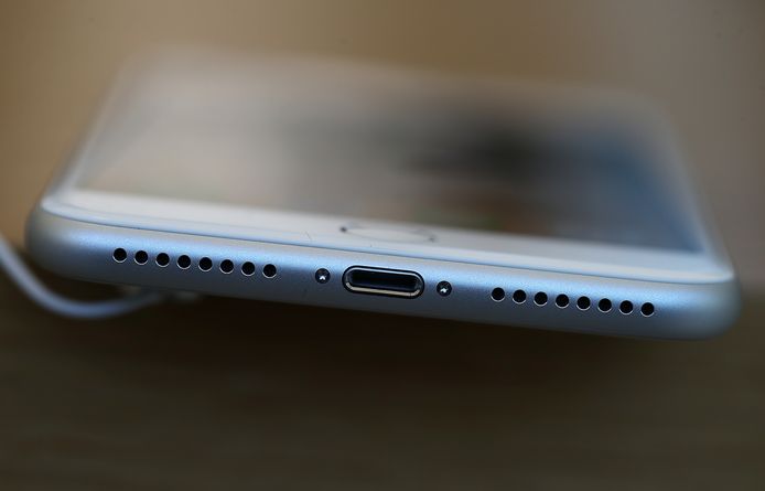 Verschuiving geloof Habubu Apple onderzoekt incidenten met opgezwollen batterijen iPhone 8 Plus |  Wonen | AD.nl