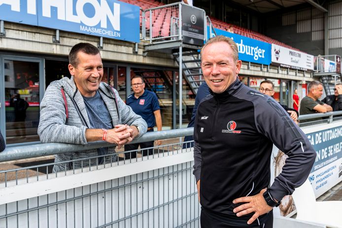 Wil Boessen is rond met PSV. Hier was hij nog trainer van Helmond Sport, dat naar De Geusselt reisde.
