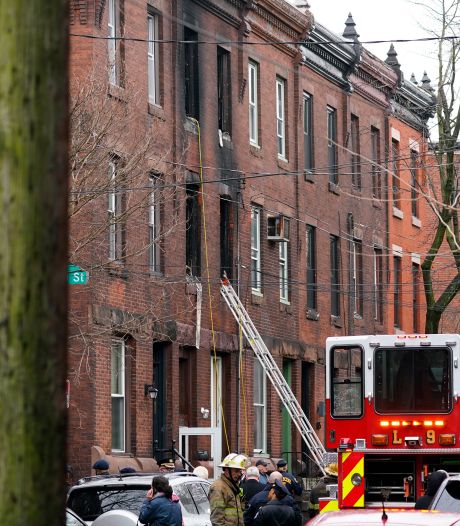 Treize morts, dont 7 enfants, dans l'incendie d'un immeuble à Philadelphie