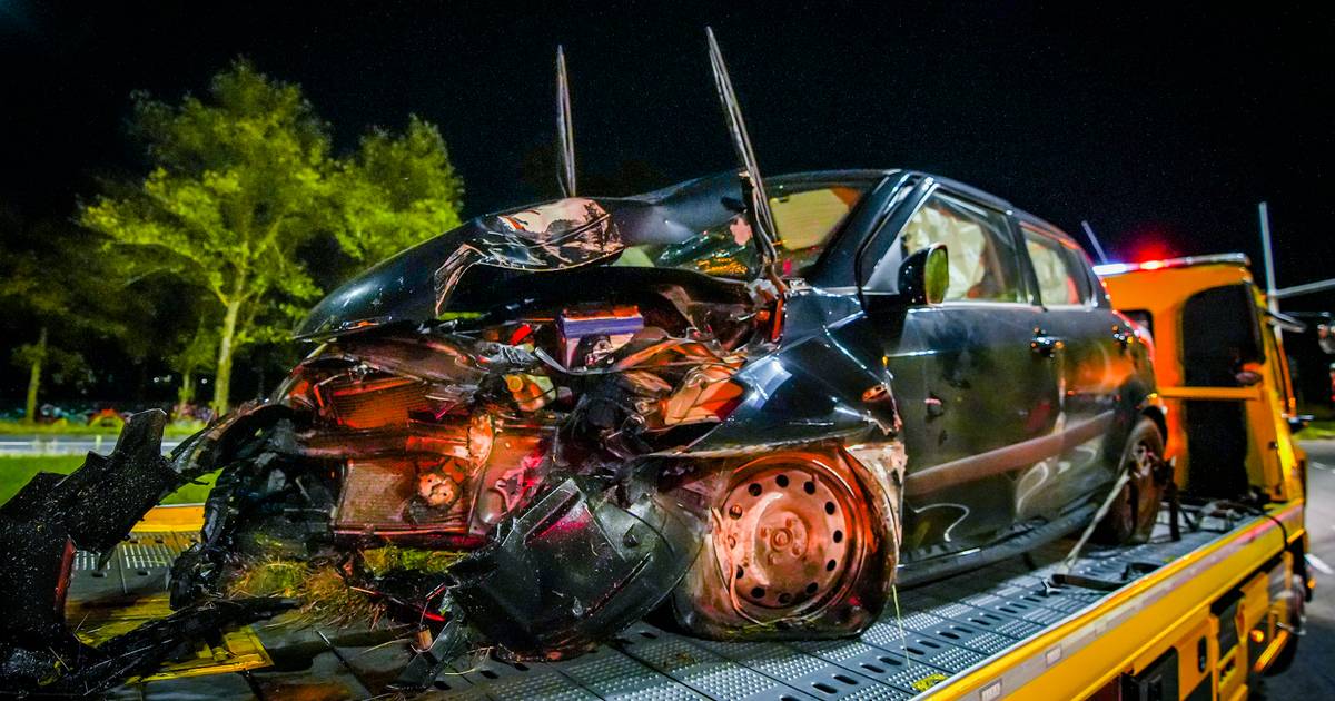 Dronken bestuurster heeft veel geluk bij ongeval in Eindhoven, automobiliste aangehouden.