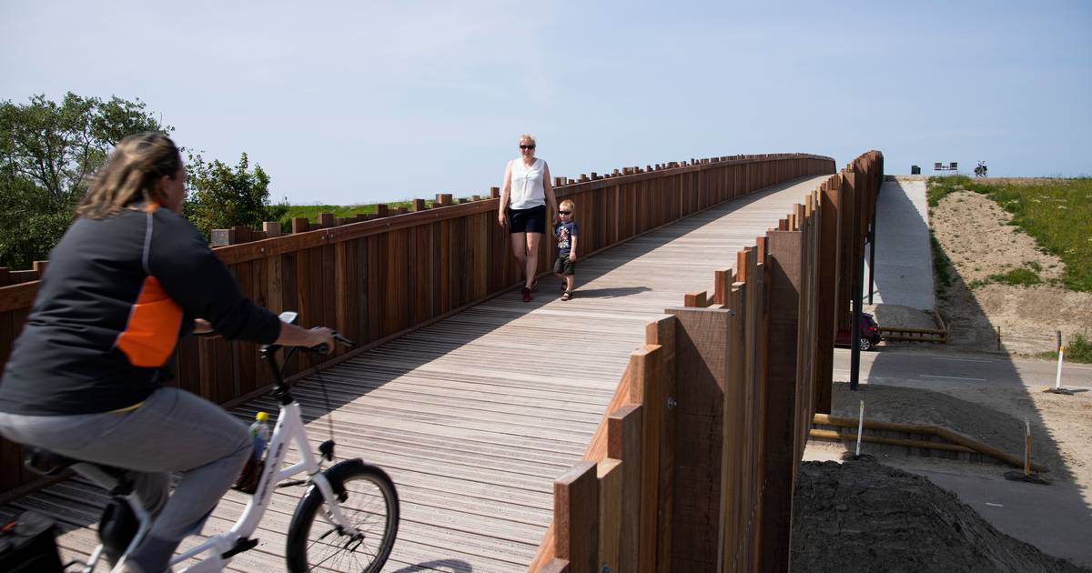 Rijkswaterstaat legde strandbrugproject Nieuwvliet-Bad terecht stil