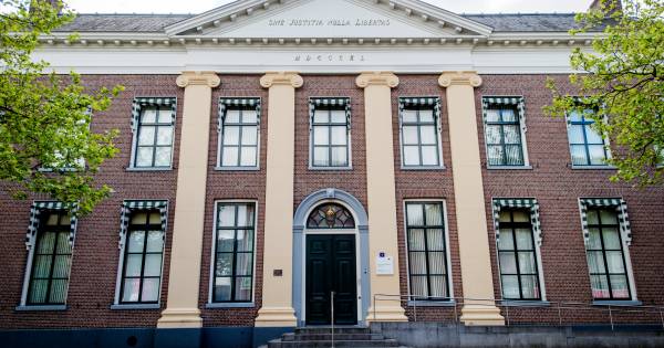 Ex Vrouw Voormalige No Surrender Baas Henk Kuipers Uit Emmen Verdacht Van Valsheid In Geschrifte Drenthe Ad Nl