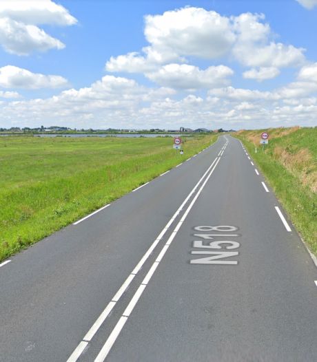 Vermist meisje (14) dood gevonden langs dijk in Noord-Holland, politie zoekt beschadigde auto