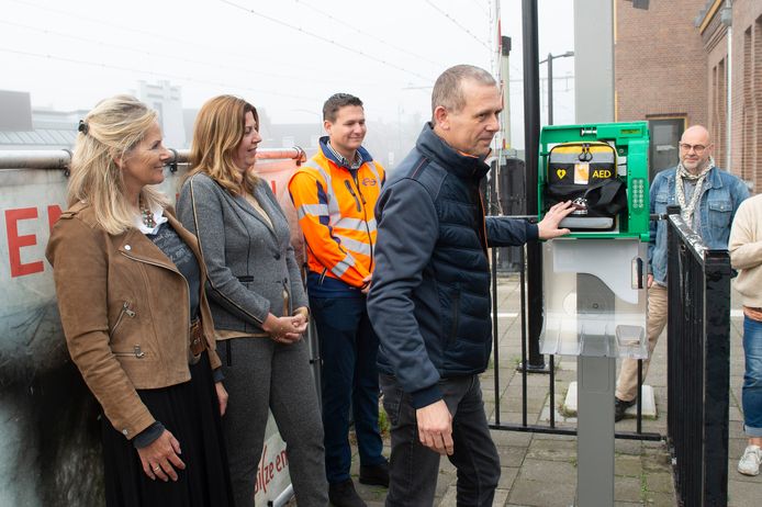 Recent heeft NS is op station Gilze-Rijen in Rijen een AED geplaatst.