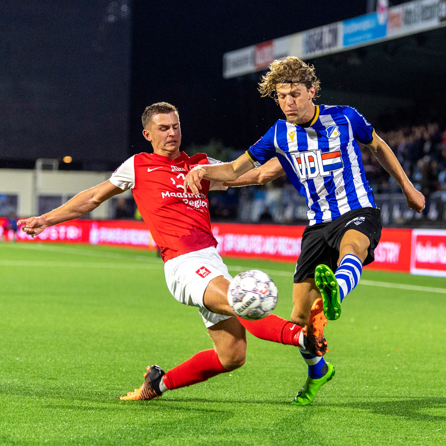 Aanvallende storm van FC Eindhoven zet op als vanouds, met Bannis als ...