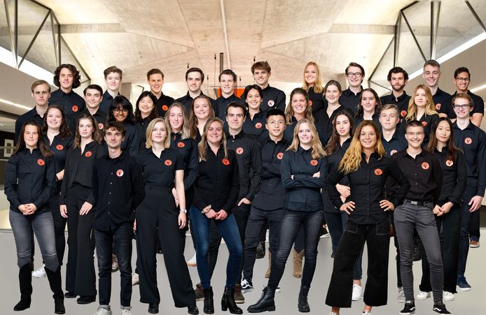 Team VIRTUe TU/e 2021 (bij elkaar gefotoshopt in verband met corona).