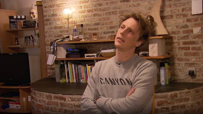 Benjamin uit 'Alloo In De Buitenlandse Gevangenis' over zijn ergste ervaring: “Ik heb ooit iemand zijn rug genaaid”
