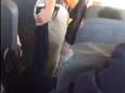  "Blijf met je handen van mij af!", schreeuwt jongen (7) terwijl leraar hem aan benen uit bus sleurt <br>
