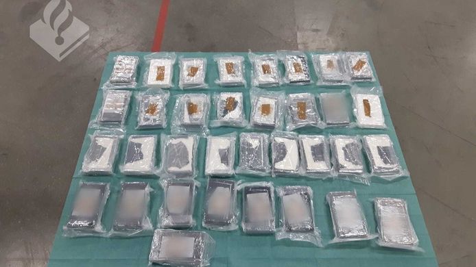 De onderschepte cocaïne had een straatwaarde van 1,2 miljoen euro.