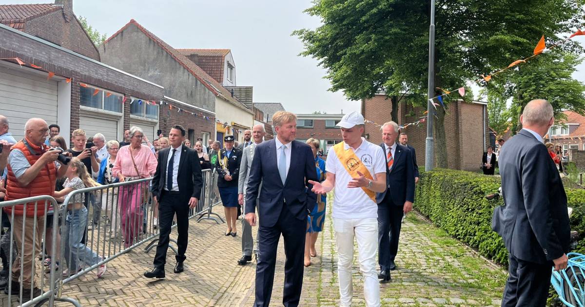 Koning Willem-Alexander op bezoek bij ringrijden in Nieuw- en Sint Joosland: ‘Zo druk als nu is het 