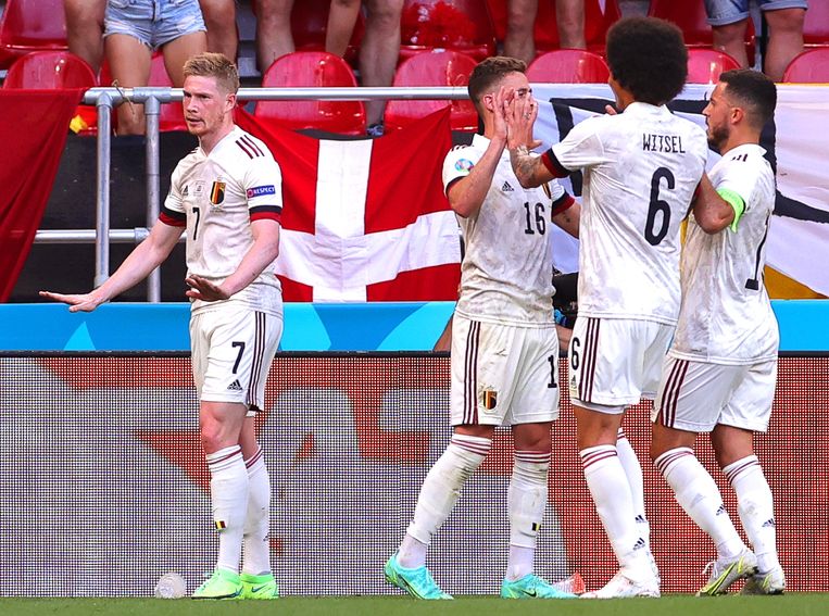Kevin De Bruyne viert zijn beslissende doelpunt.  Beeld EPA