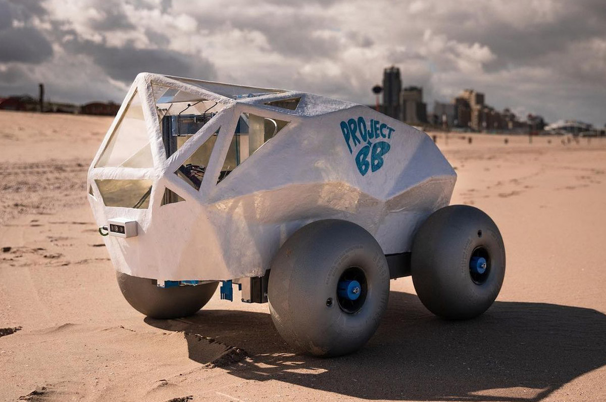 BeachBot, le robot autonome qui lutte contre la pollution des plages en ramassant les mégots de cigarettes.
