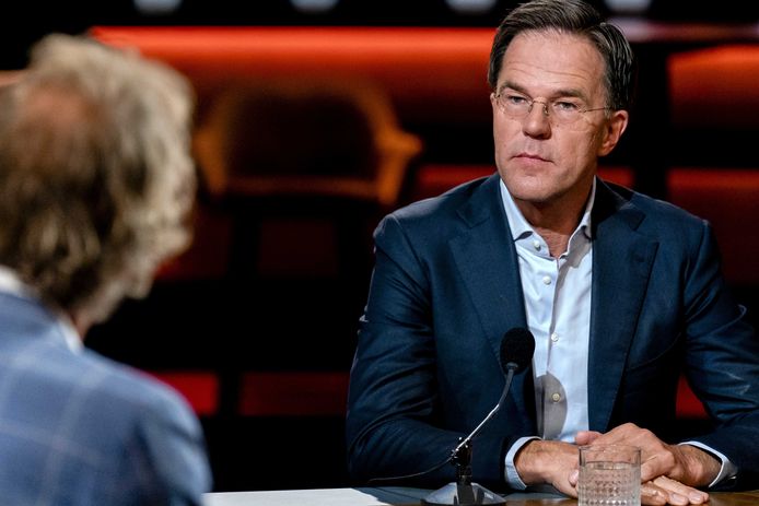 Premier Rutte is te gast bij een extra uitzending van talkshow Op1.