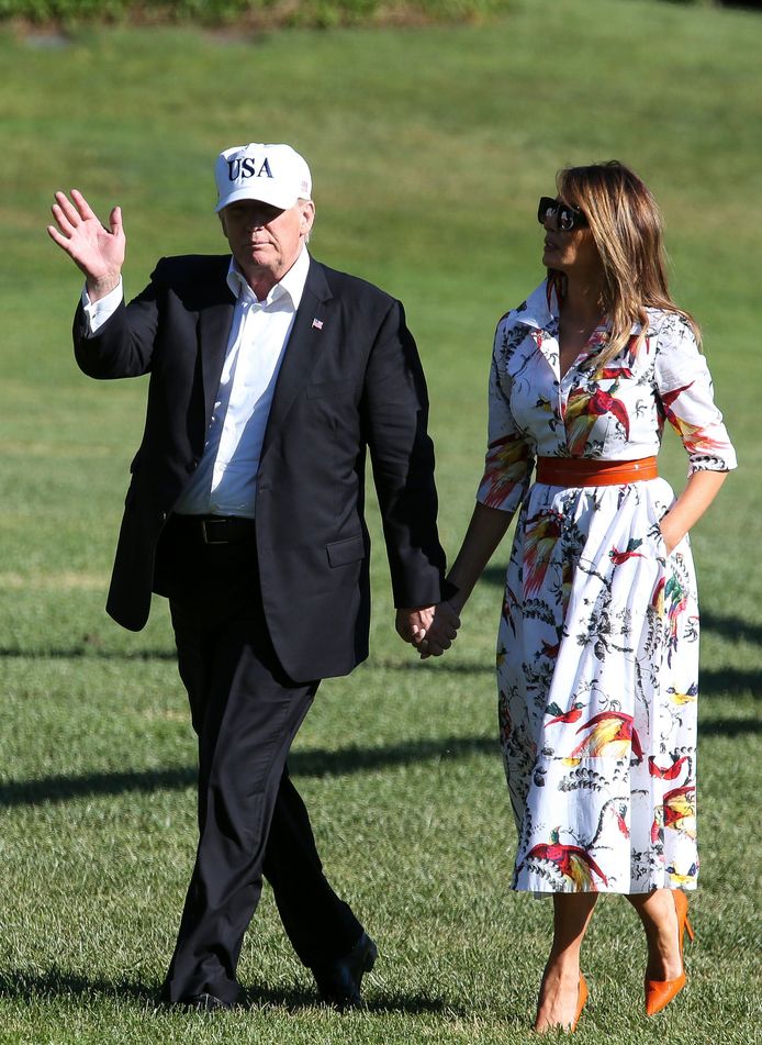 Eindelijk nog eens hand in hand. Donald en Melania Trump brachten het weekend samen door op een golfclub in New Jersey. Straks stappen ze op Air Force One voor de reis naar Brussel.