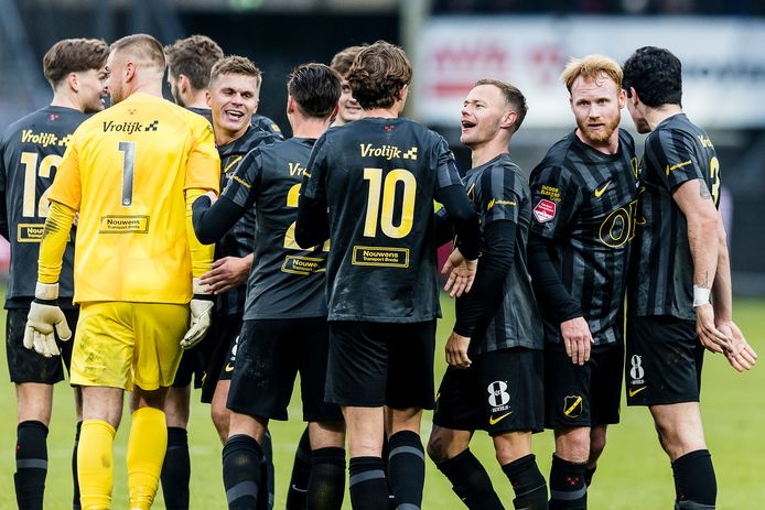 Nac Buigt Achterstand Om En Wint Derby Bij Willem Ii, Heracles Te Sterk  Voor Roda Jc | Nederlands Voetbal | Ad.Nl