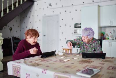 Feit of fabel: hebben oudere mensen echt een muf geurtje?