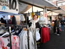 Eíndelijk! Een jurkje kopen op de markt, het kan weer. ‘Dit heb ik echt gemist’