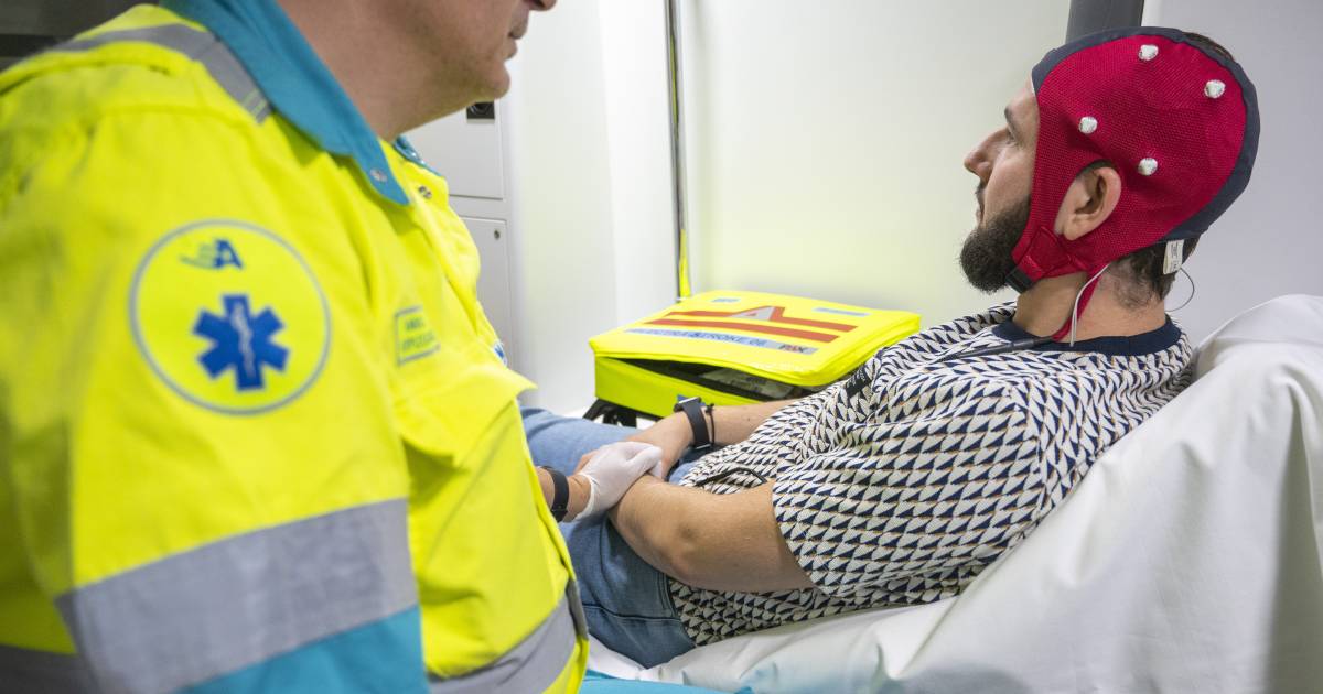 ‘Badmuts’ helpt in de ambulance groot herseninfarct op te sporen ...