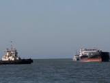 Russisch schip legt aan in heropende haven van Marioepol