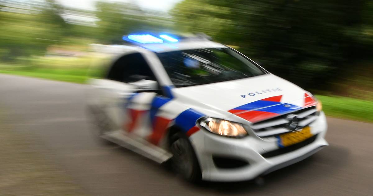 Automobilist verongelukt in Limburgs plaatsje, mogelijk eenzijdig ongeval.