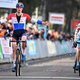 Van der Poel moet héél diep gaan in sprint tegen Pauwels en Sweeck, volledig lege Van Aert komt er niet aan te pas