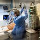 Ziekenhuizen vrezen personeelstekorten door omikron, ook thuiszorg moet op laag pitje