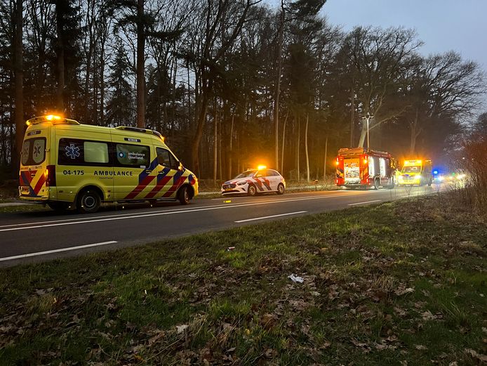 Man (56) Uit Bathmen Wordt Onwel En Belandt In Greppel Bij Lettele, Agenten  Reanimeren | Deventer | Destentor.Nl