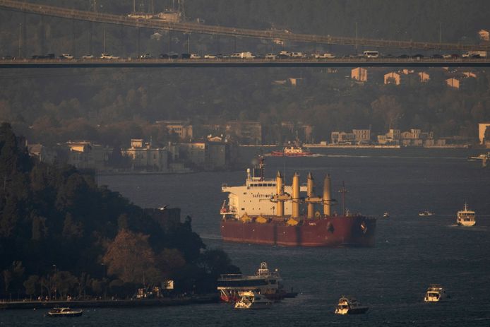 Deze bulkcarrier met koolzaad kon vandaag zijn weg naar België verderzetten na te zijn vastgehouden bij de ingang van de Bosporus vanwege het terugtrekken van Rusland uit de graandeal voor de Zwarte Zee.