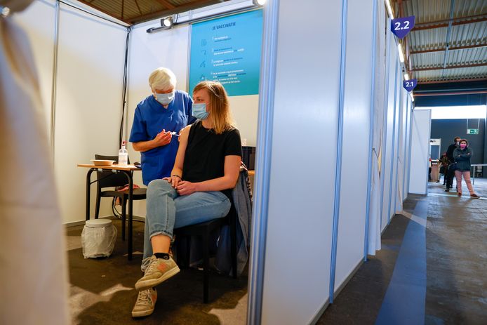 Beeld uit het vaccinatiecentrum in Flanders Expo in Gent.