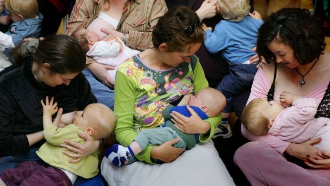 Borstvoeding op straat levert vrouw klappen op