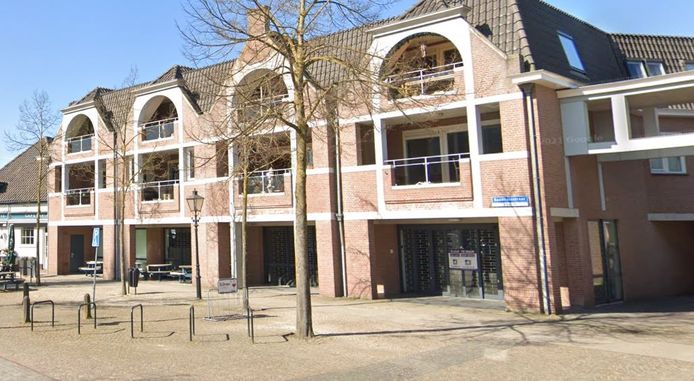 Sinds 2017, na het vertrek van de Aldi, staat het winkelpand aan de Raadhuisstraat in Moergestel leeg.