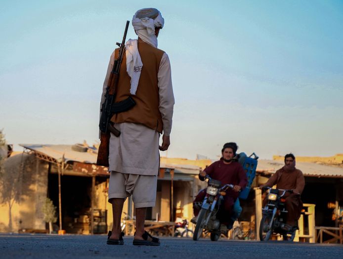 Een talibanstrijder aan een checkpoint in Kaboel. Beeld ter illustratie.