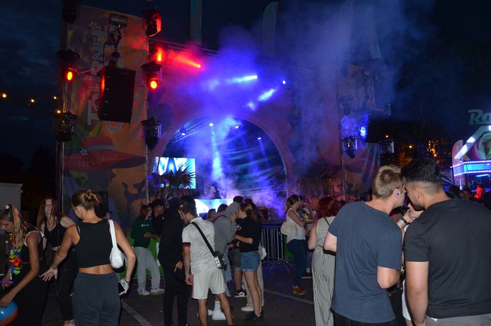'Tournee Generale' ging van start met de Summer Party, volledig in zomerse sfeer.