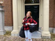 Alexia bepakt en bezakt op weg naar Wales