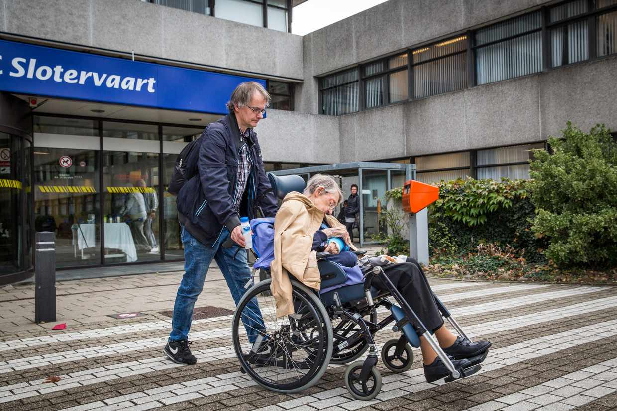 Vorige week werden patiënten van het failliete ziekenhuis MC Slotervaart noodgedwongen ‘herplaatst’. Beeld Arie Kievit