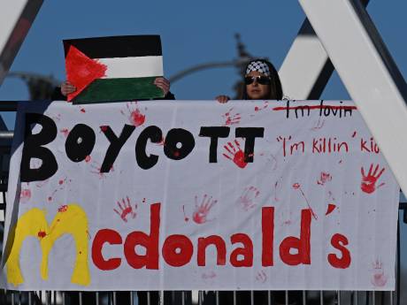 Geen Big Mac of ‘bloeddadels’ uit Israël: oorlogsboycots voelbaar voor ketens
