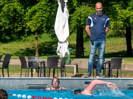Zwembad Klarenbeek gaat weer open: ‘Ik ben minstens het dubbele aan energiekosten kwijt’